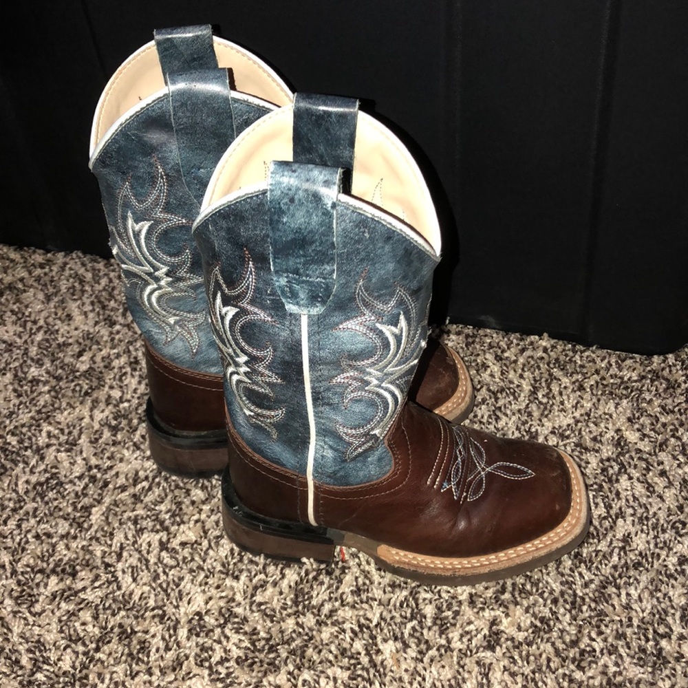 Kids leather boots